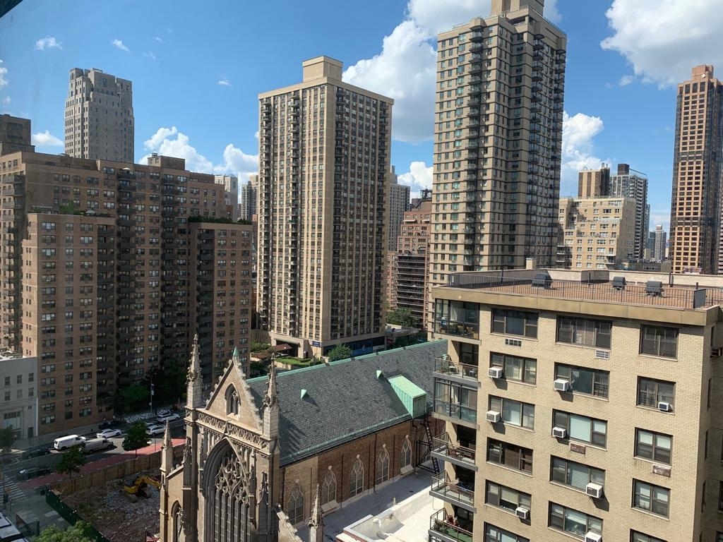 East 79th Street - Photo 3