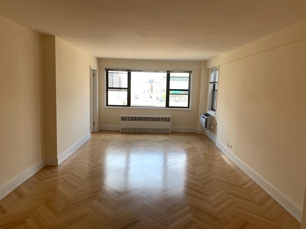 East 79th Street - Photo 0