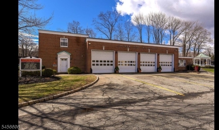 555 Main Street - Photo 12