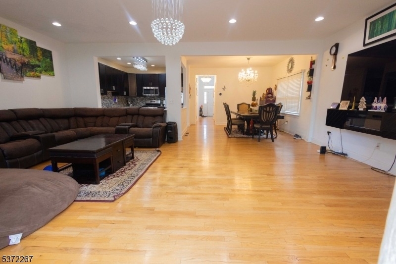 347 Raymound Blvd - Photo 30
