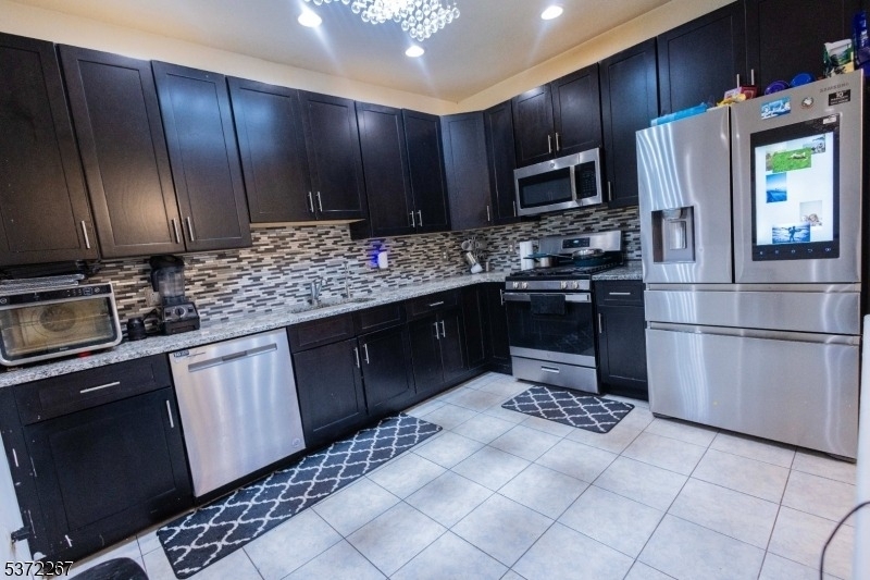 347 Raymound Blvd - Photo 7