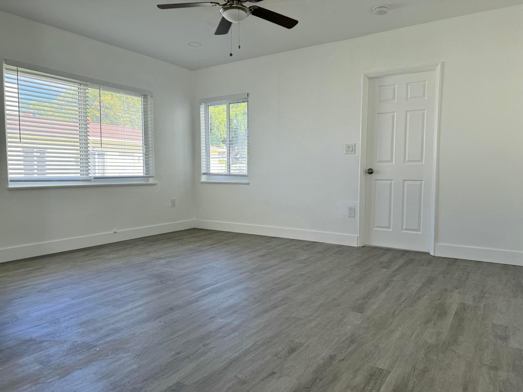 1833 Madison Street - Photo 2