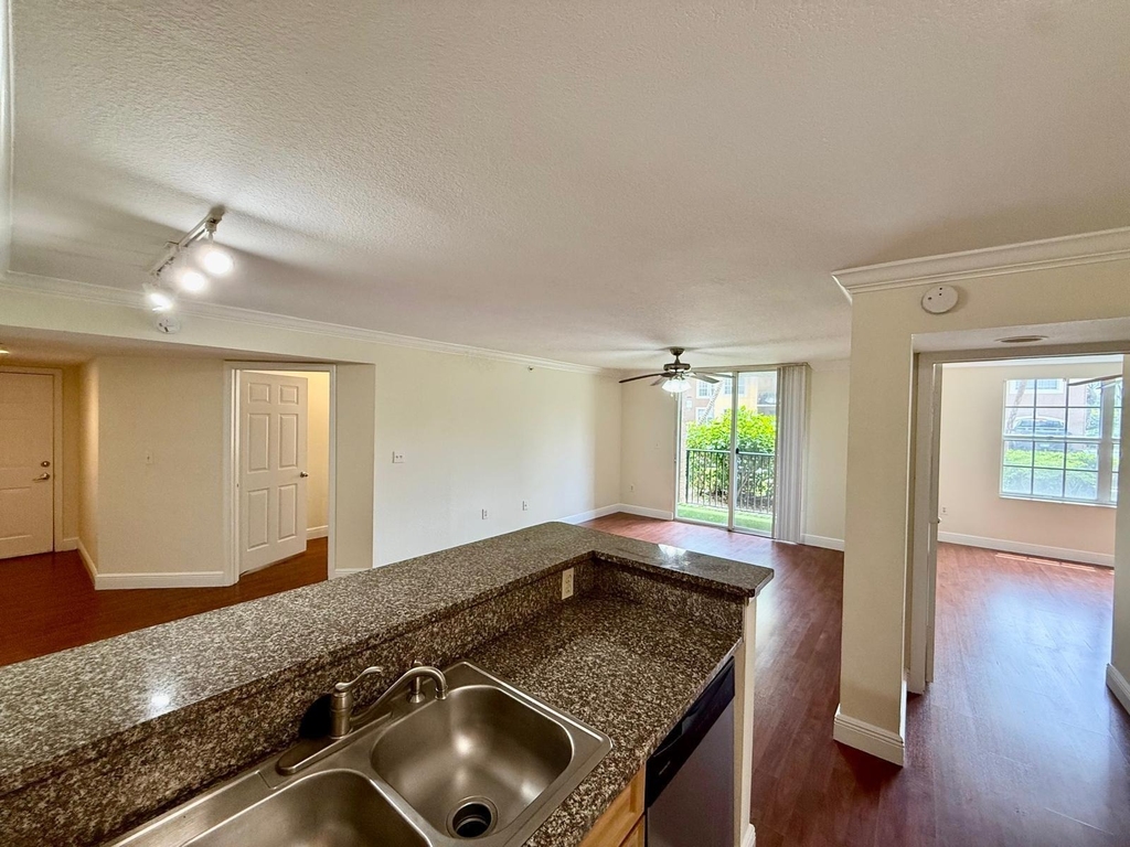 15135 Michelangelo Boulevard - Photo 5