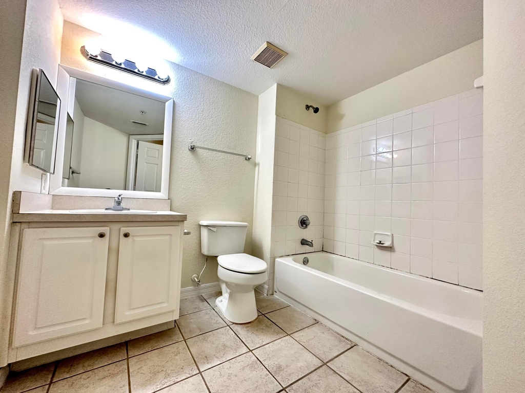 15135 Michelangelo Boulevard - Photo 4