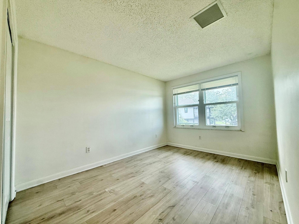 329 Gulfstream Road - Photo 4