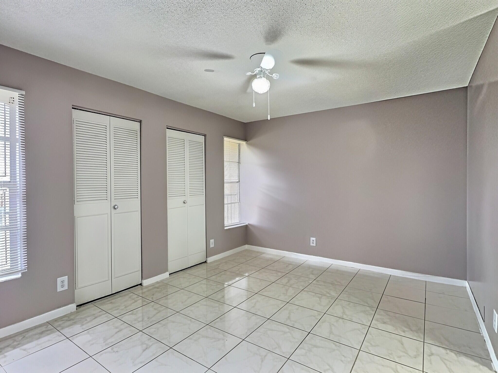 889 Twin Lakes Drive - Photo 15