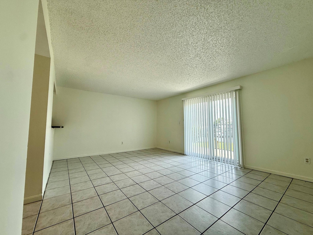 337 Gulfstream Road - Photo 3
