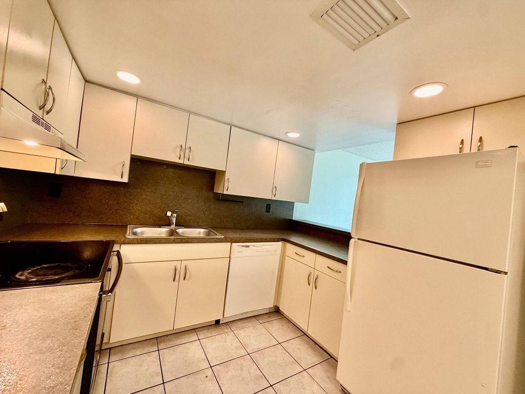337 Gulfstream Road - Photo 4