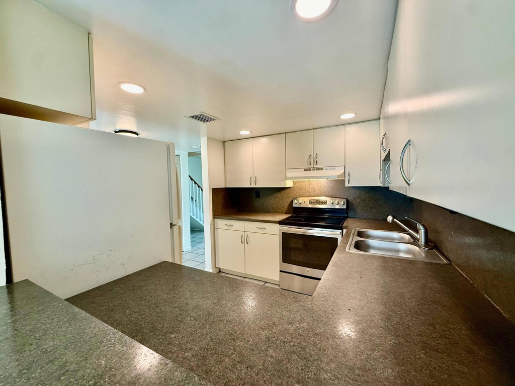 337 Gulfstream Road - Photo 1