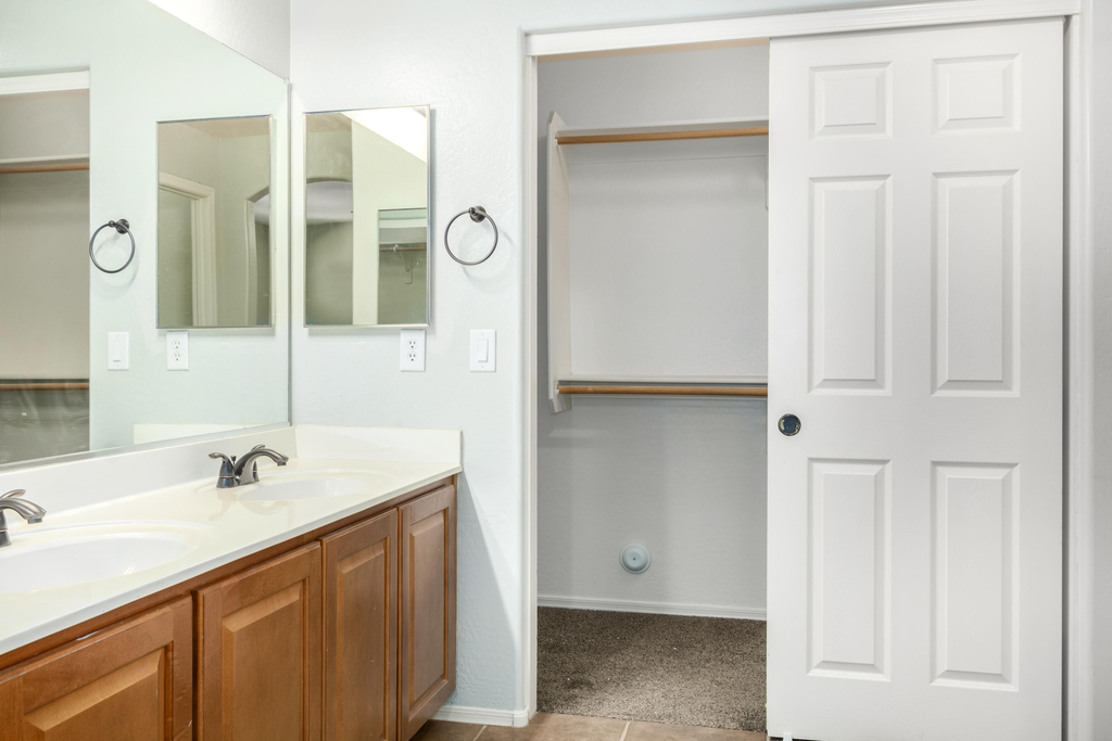1347 E Rolls Road - Photo 11