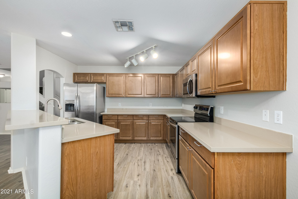 1347 E Rolls Road - Photo 5