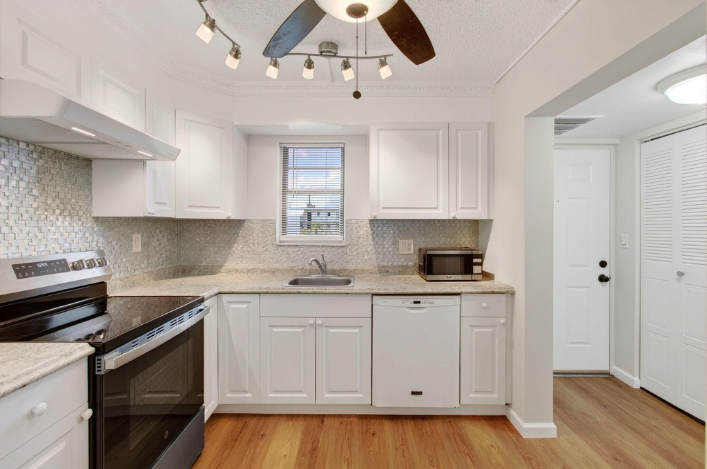 9440 Sw 8th Street - Photo 18