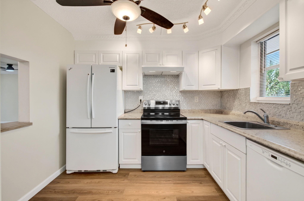 9440 Sw 8th Street - Photo 16