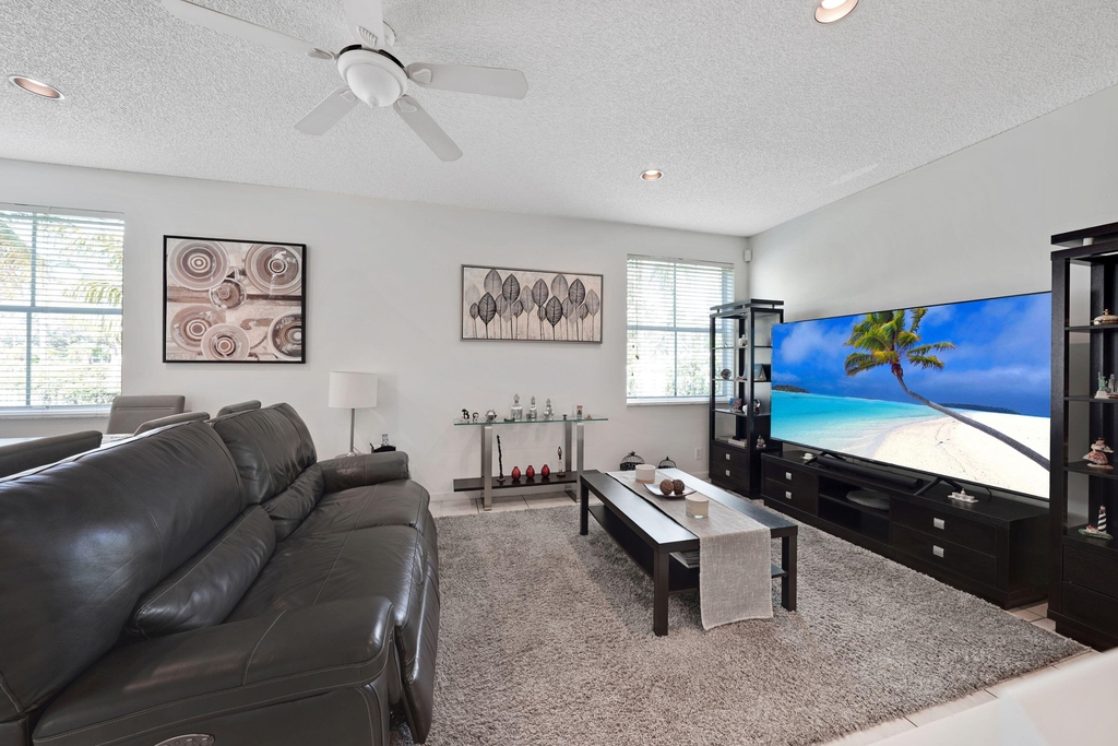 1457 Banyan Way - Photo 33