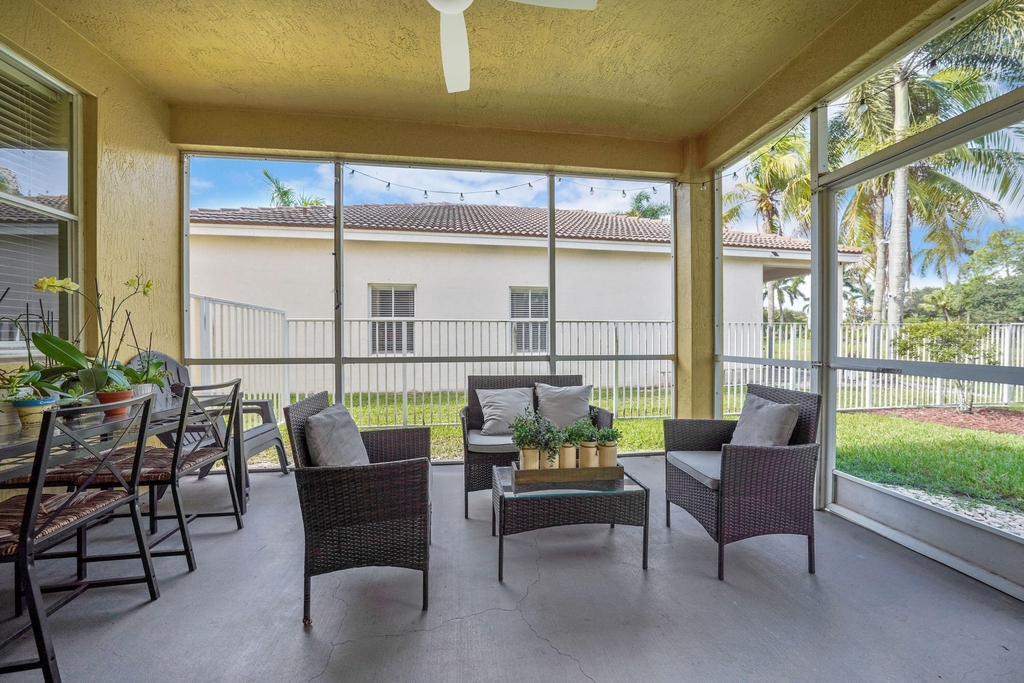 1457 Banyan Way - Photo 3
