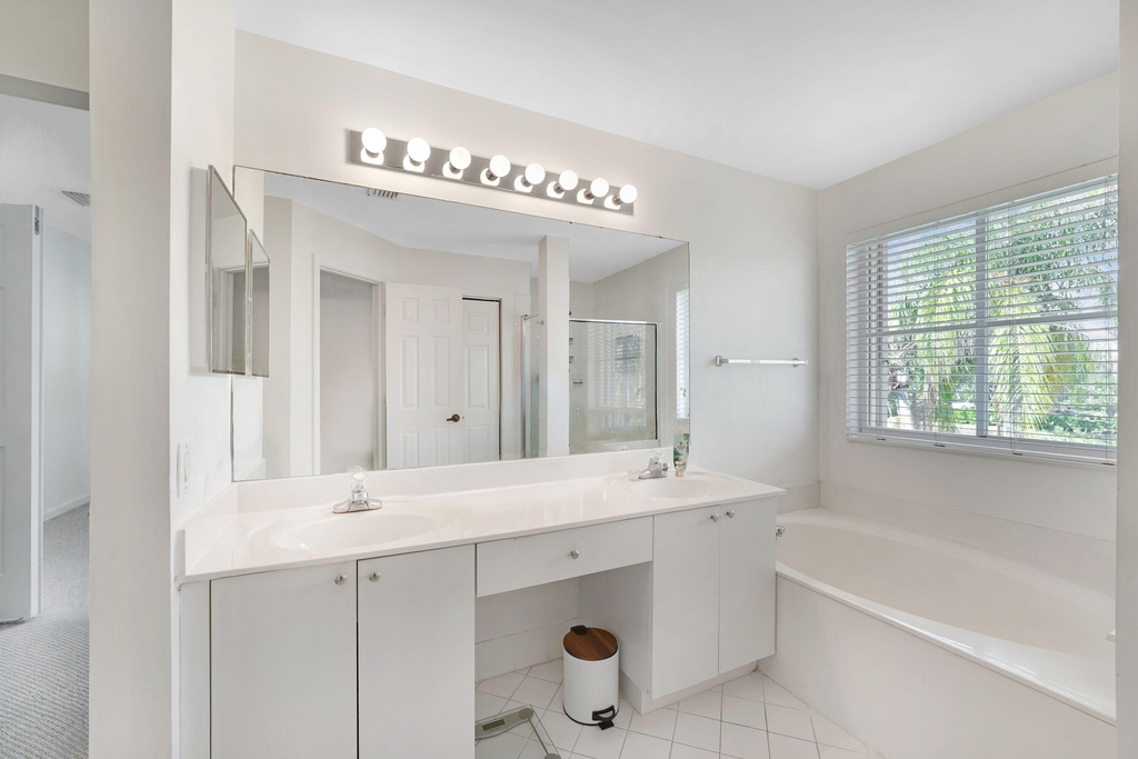 1457 Banyan Way - Photo 27