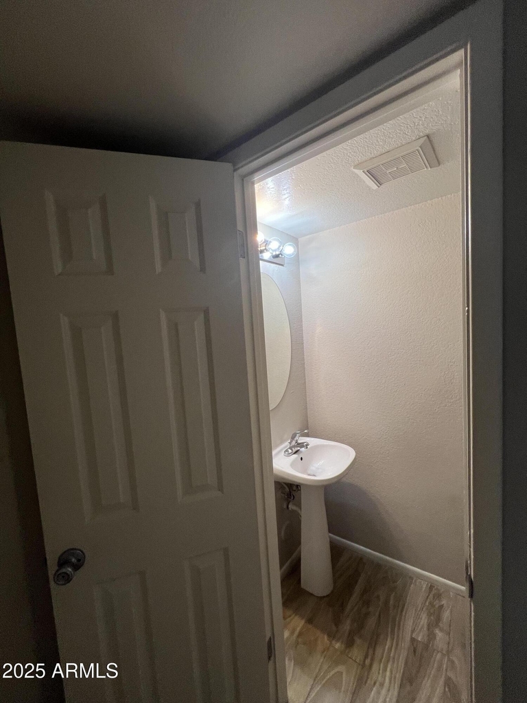 5819 N 59th Drive - Photo 4