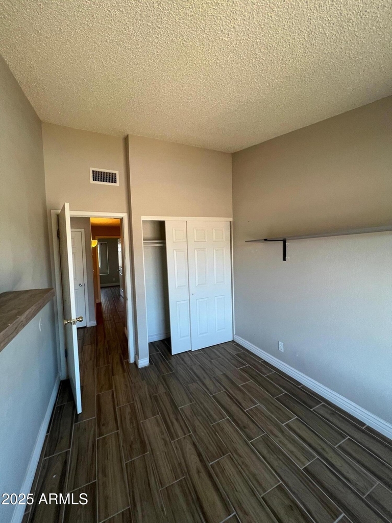 5819 N 59th Drive - Photo 11
