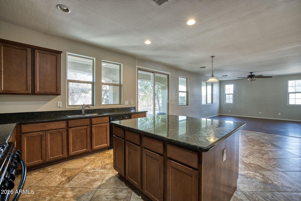 13718 N 150th Drive - Photo 23