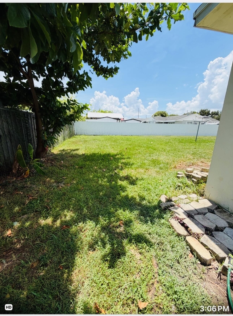 10480 Sw 181st Terrace - Photo 2