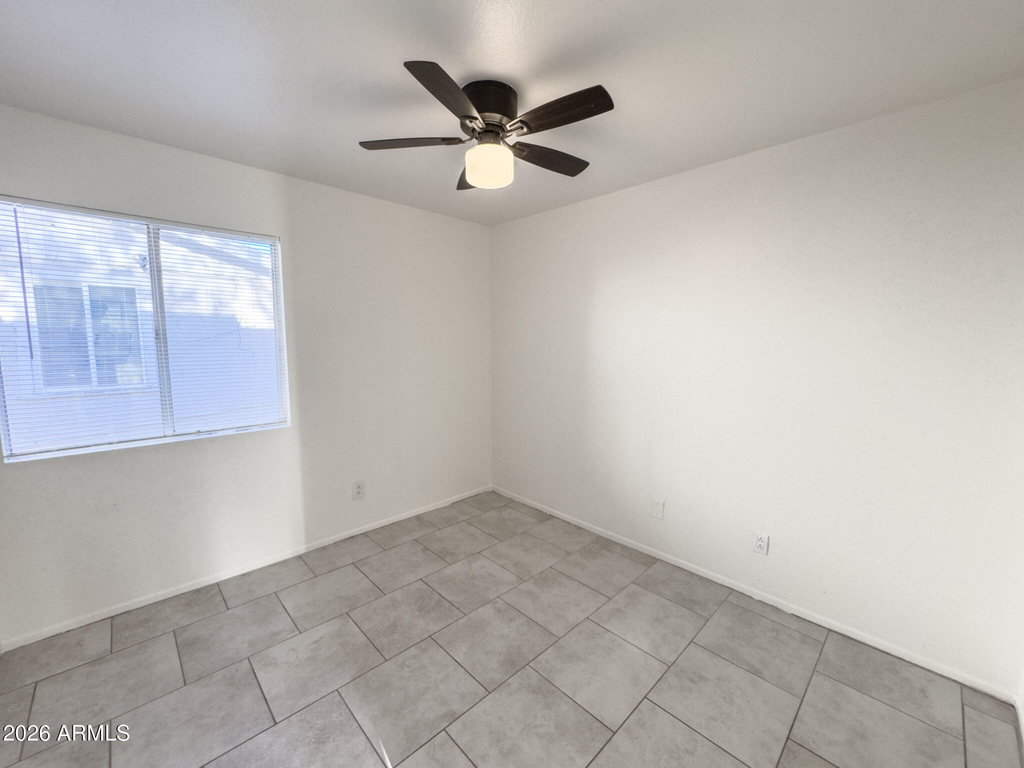 308 E Vogel Avenue - Photo 20