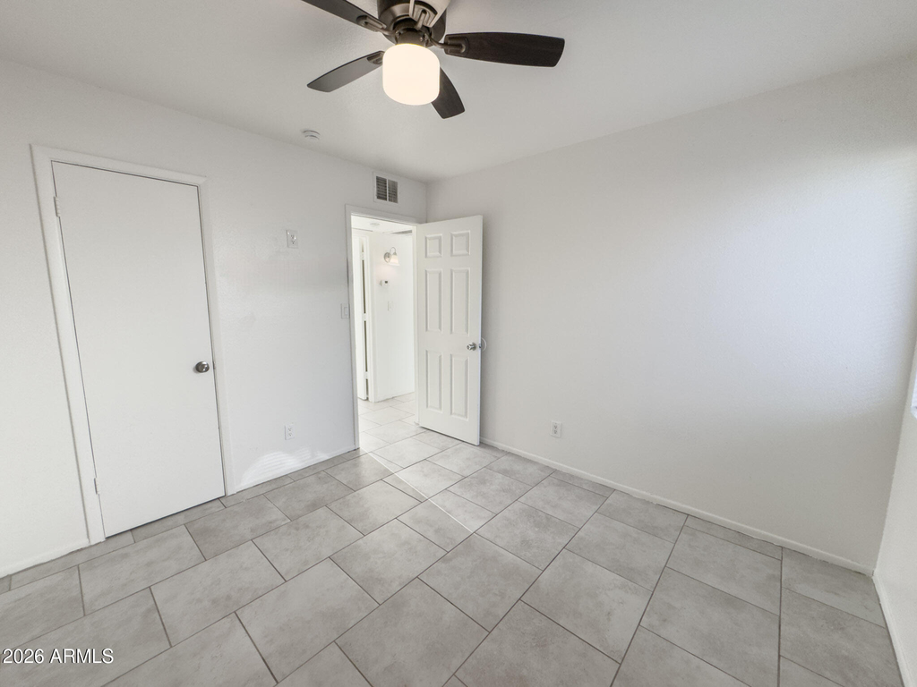 308 E Vogel Avenue - Photo 21