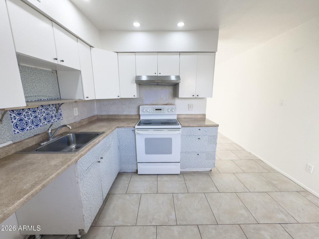 308 E Vogel Avenue - Photo 9