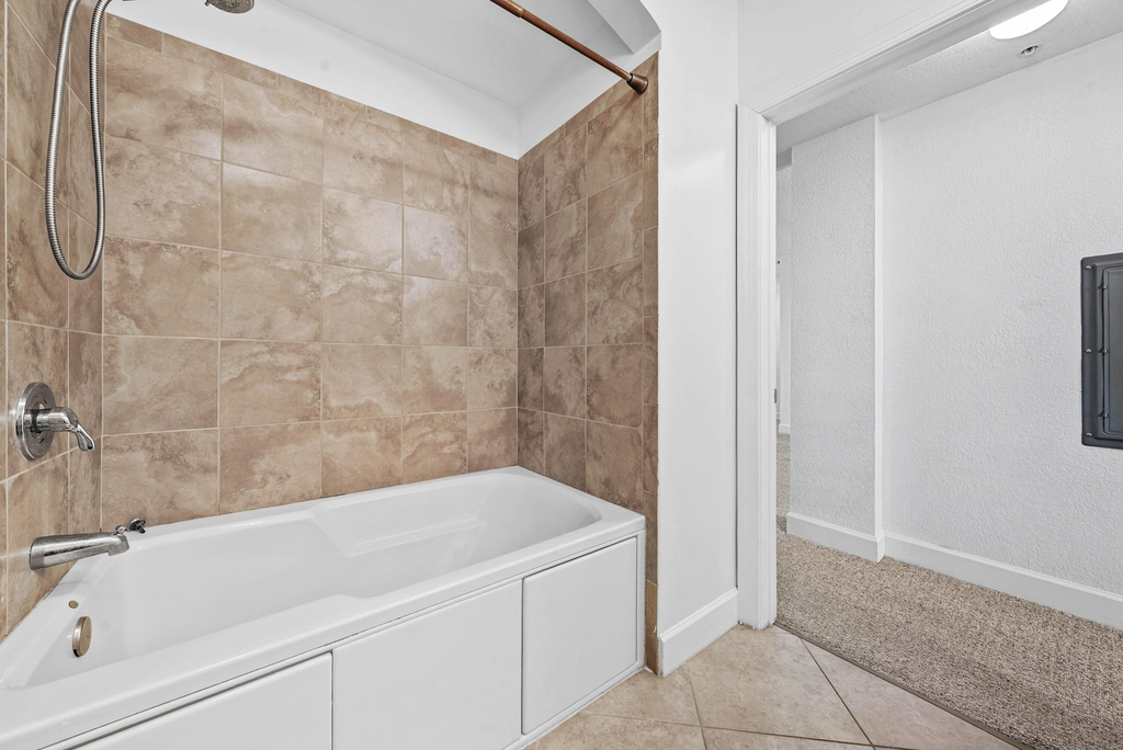 1660 Renaissance Commons Boulevard - Photo 26