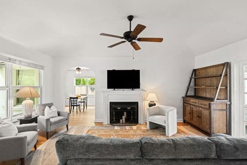 219 31st Street - Photo 2