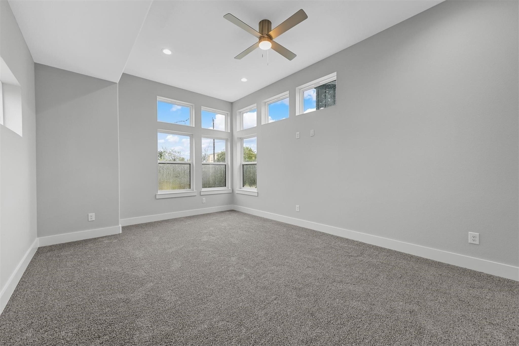 2507 Birmingham Avenue - Photo 15