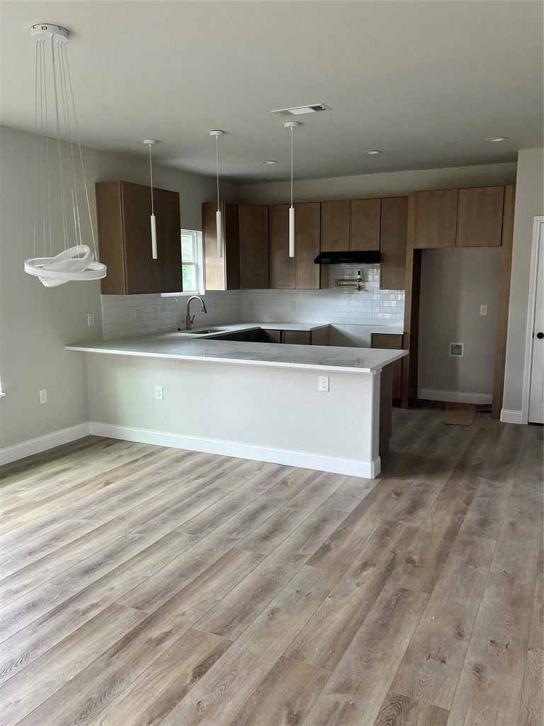 210 Mineral Wells Street - Photo 3