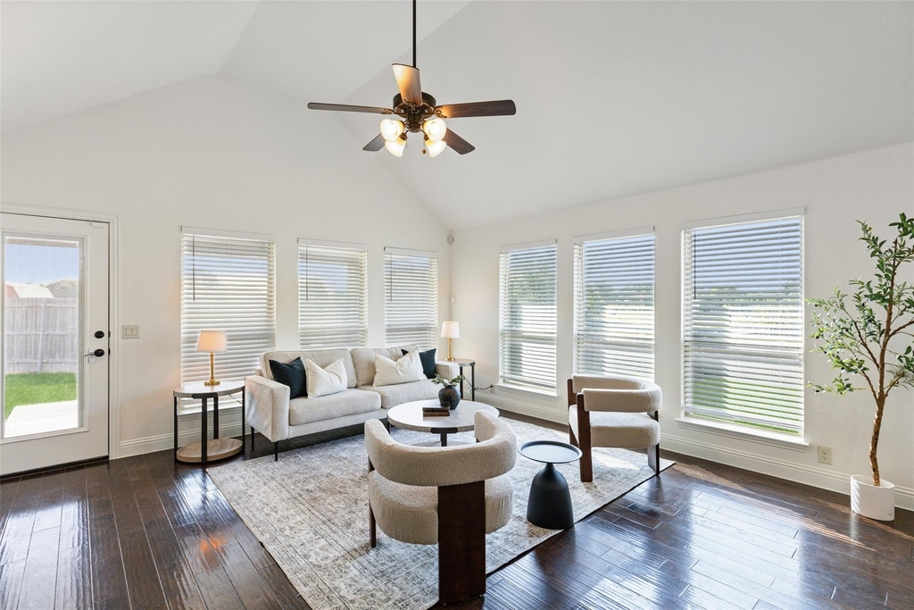 500 Cottage Place - Photo 12
