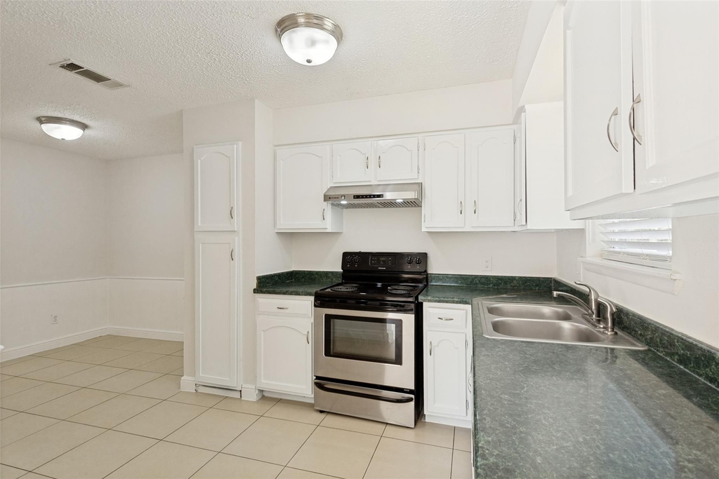 5420 Prince Drive - Photo 4