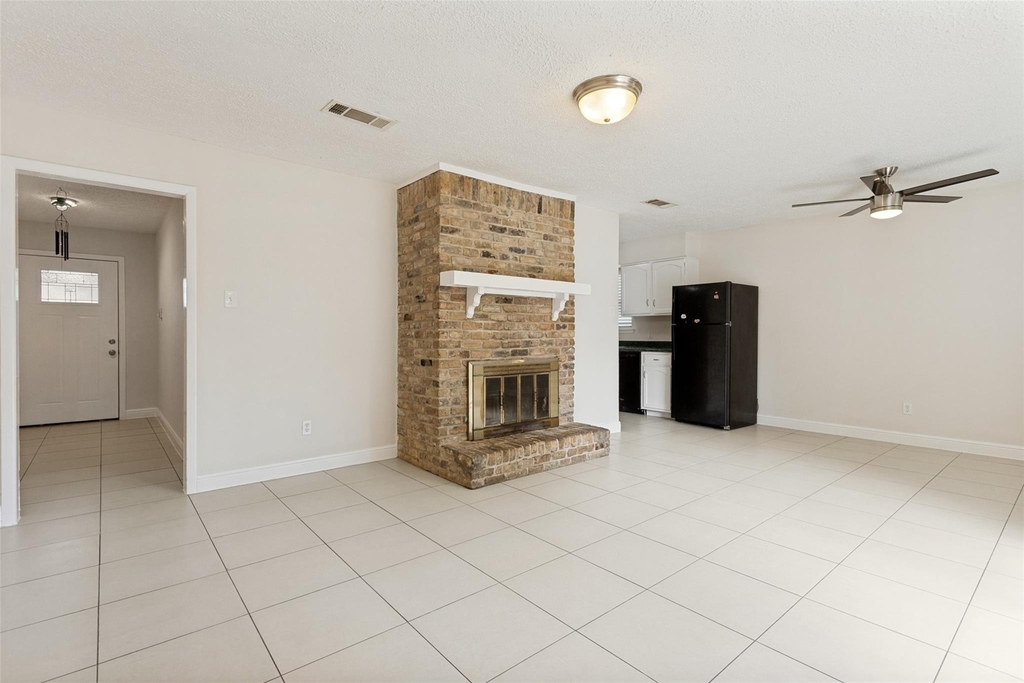 5420 Prince Drive - Photo 2