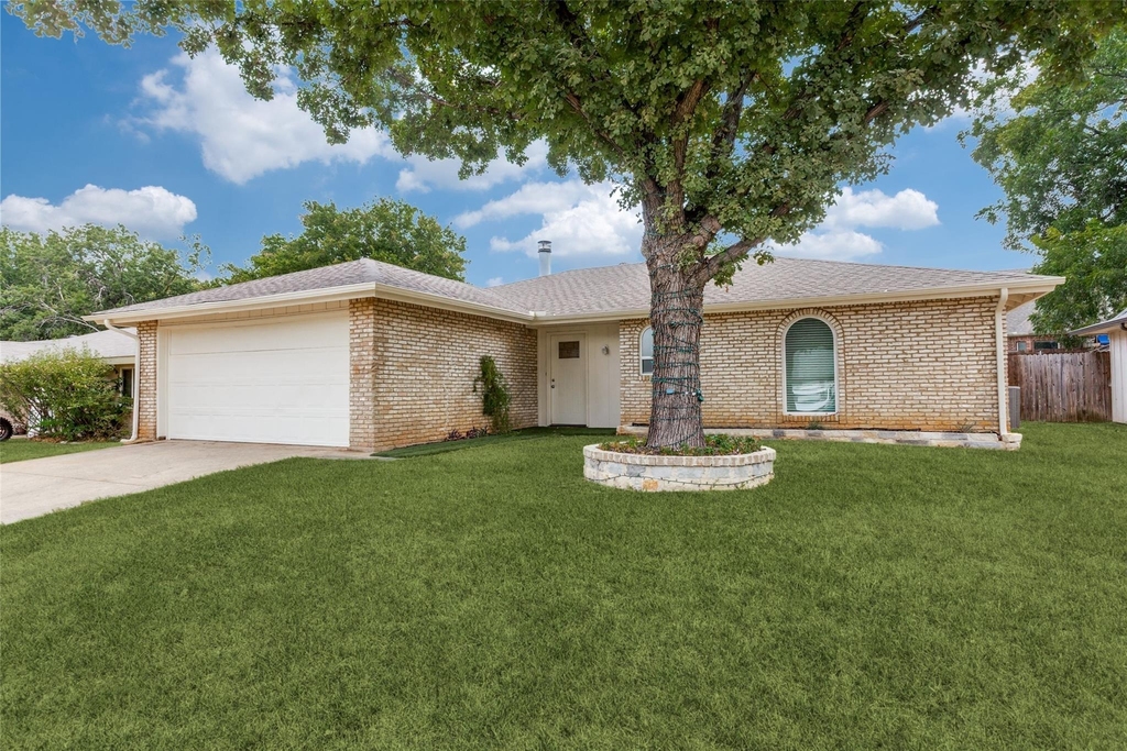 5420 Prince Drive - Photo 0