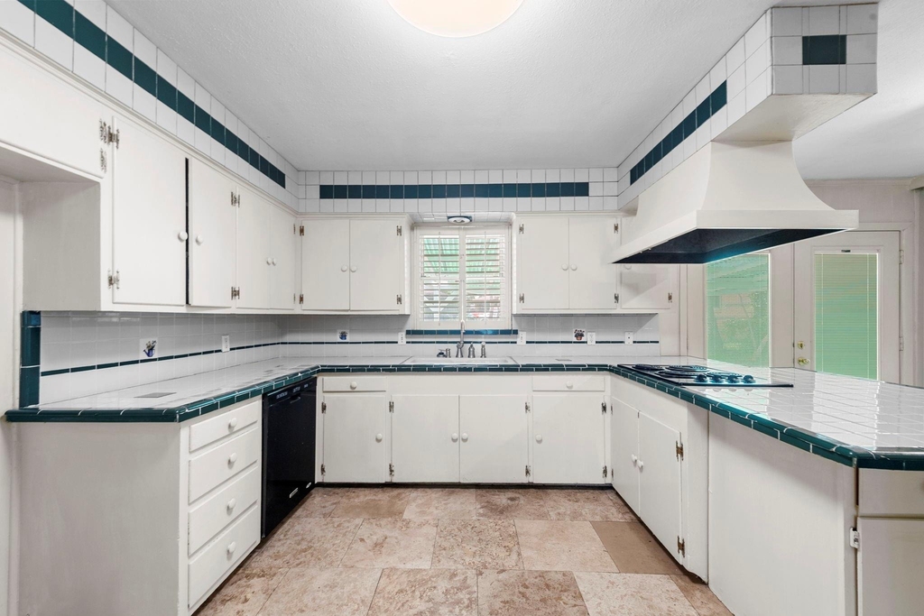 5007 Rockport Drive - Photo 5