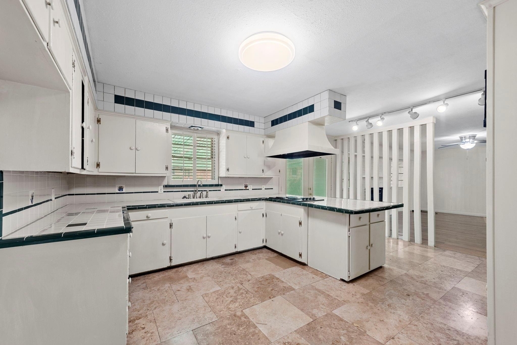 5007 Rockport Drive - Photo 4