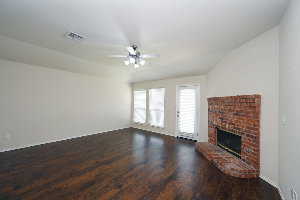 3924 Palace Place - Photo 5