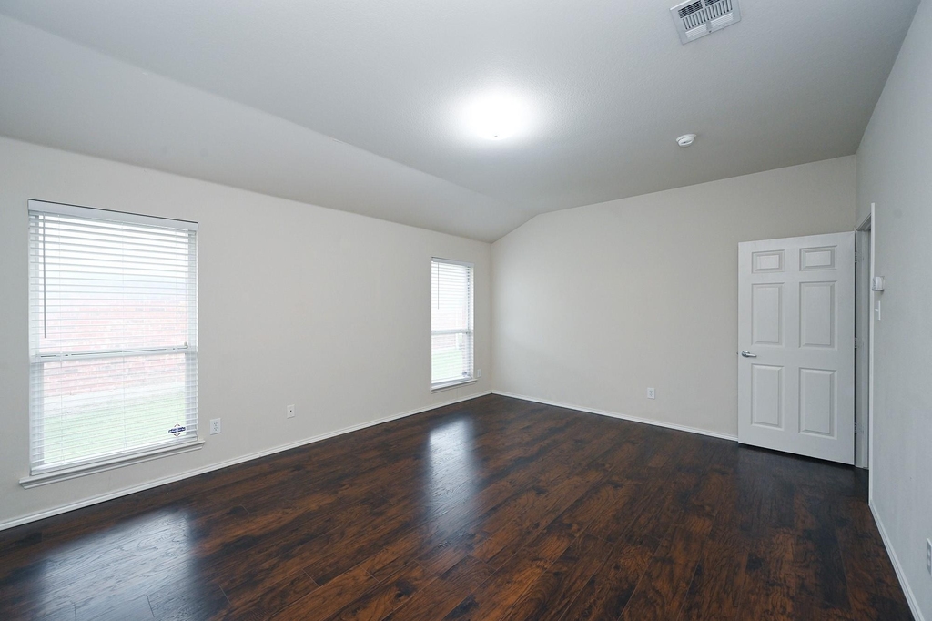 3924 Palace Place - Photo 10