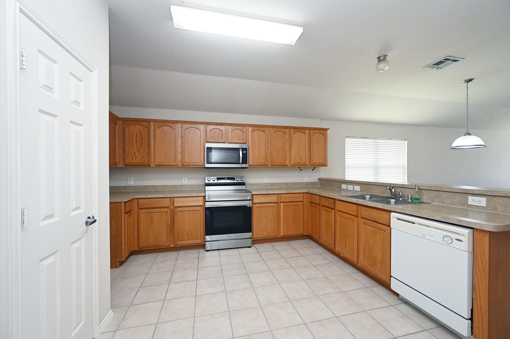 3924 Palace Place - Photo 9