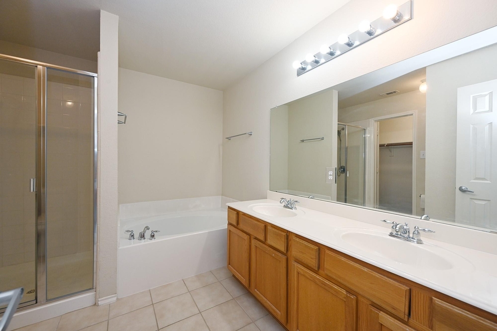 3924 Palace Place - Photo 12