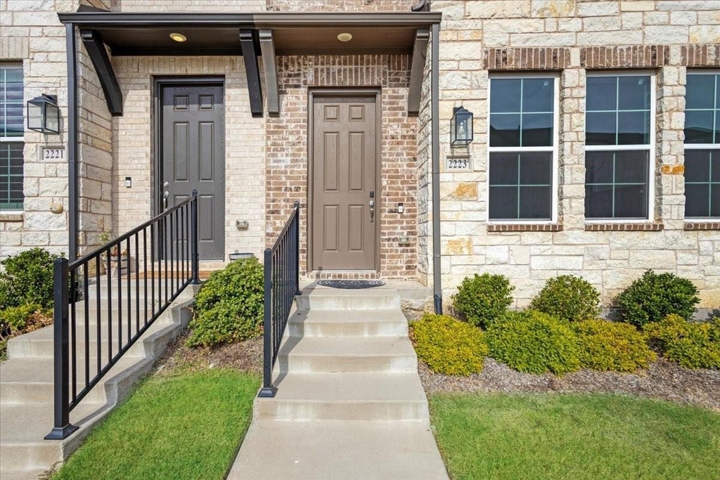 2223 Adena Springs Drive - Photo 2