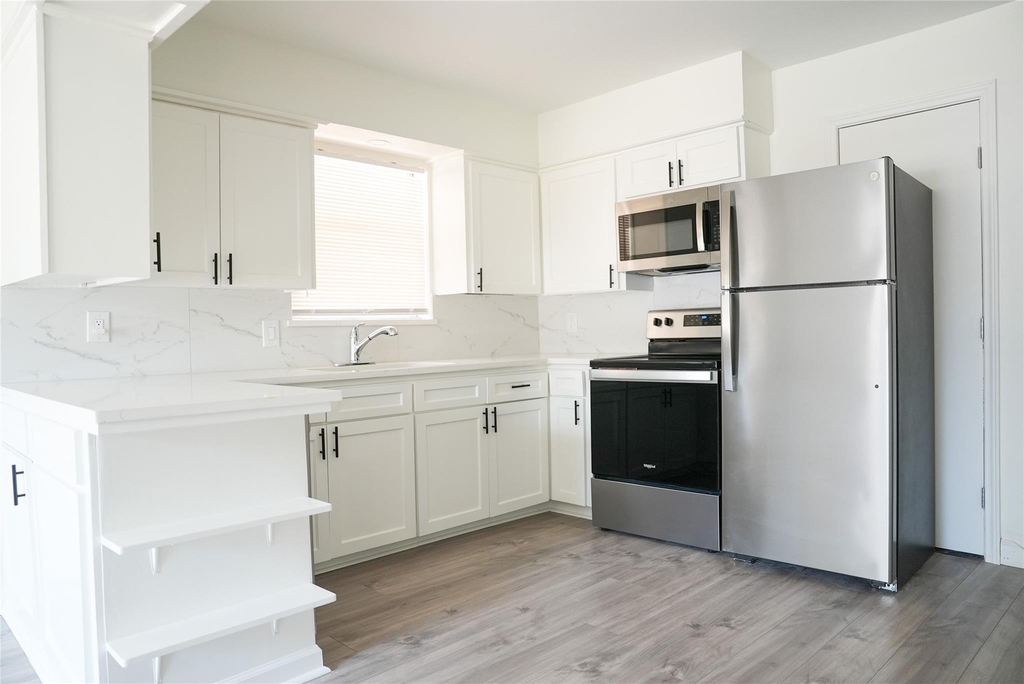 6565 Ascot Lane - Photo 8