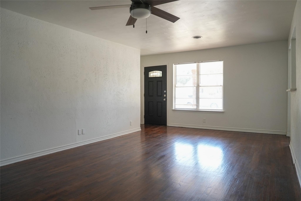 6565 Ascot Lane - Photo 7