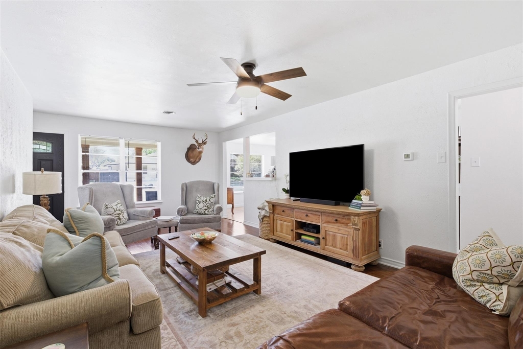 6565 Ascot Lane - Photo 3