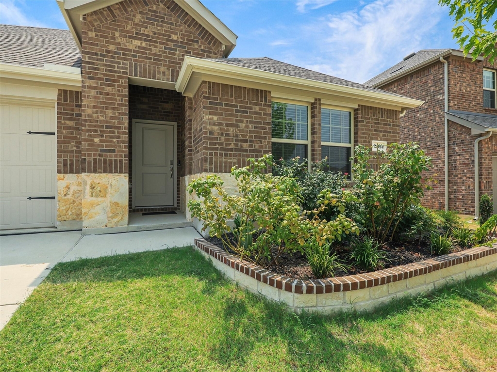 9812 Autumn Leaves Lane - Photo 1