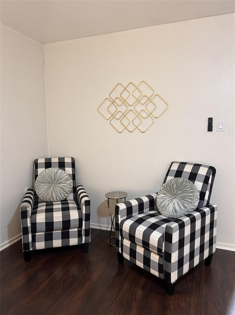202 N Graves Street - Photo 5