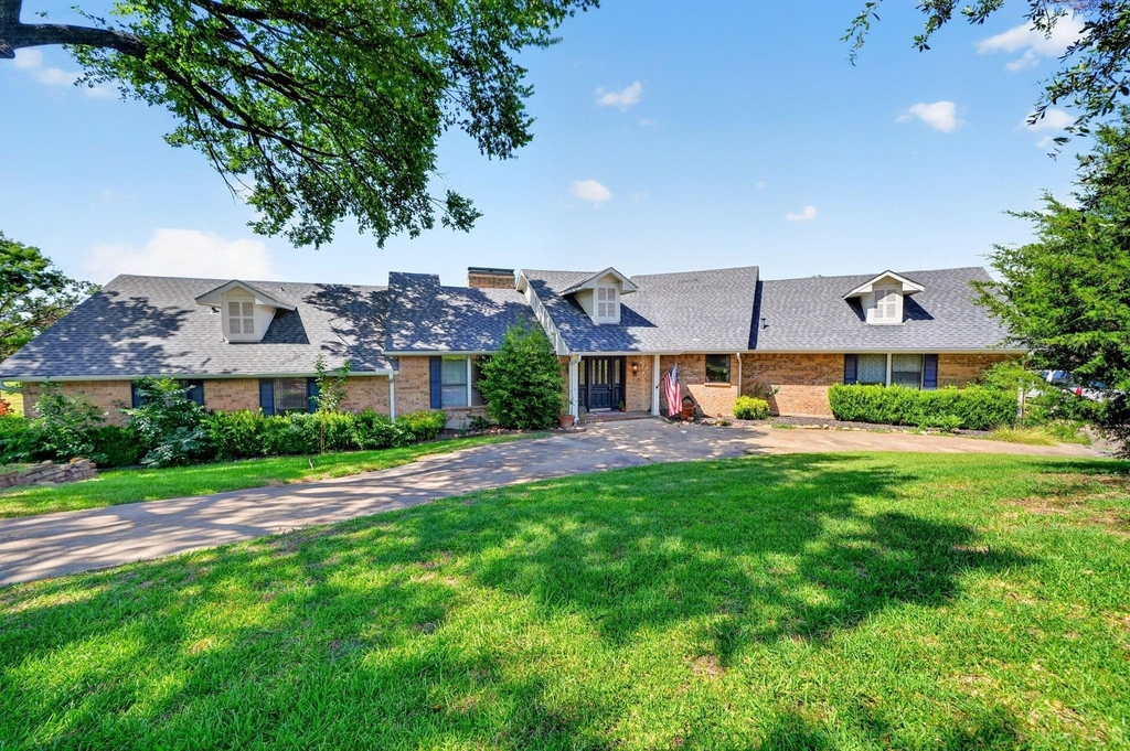 12 Meadowlake Drive - Photo 1