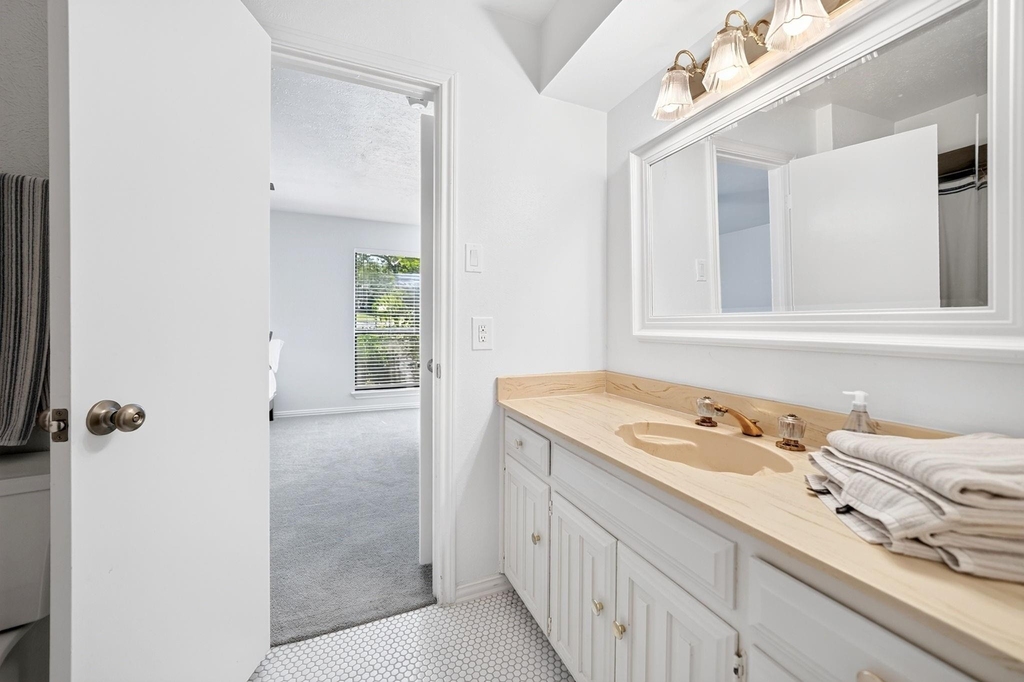 12 Meadowlake Drive - Photo 10