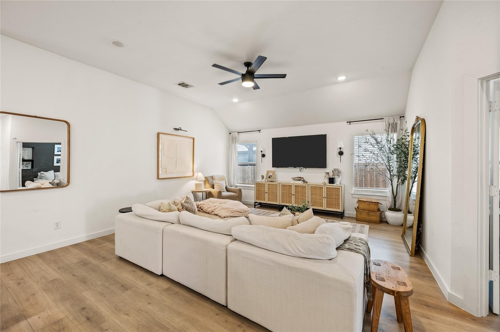 12417 Penson Street - Photo 4